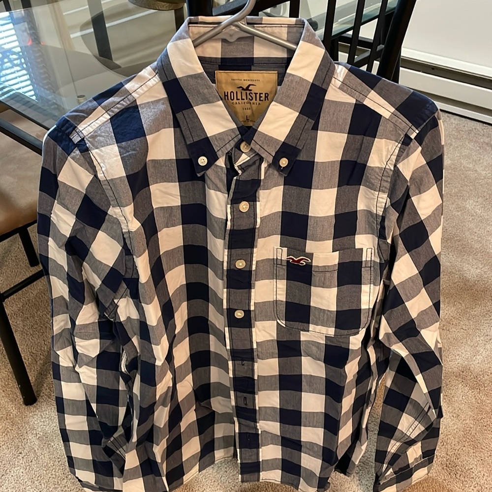 Men’s Hollister Button Down - Size L